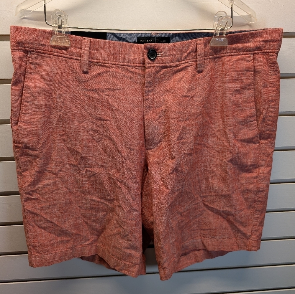 Banana Republic Men's Shorts Red Chambray 9 Inch Cotton Size 36 NWT